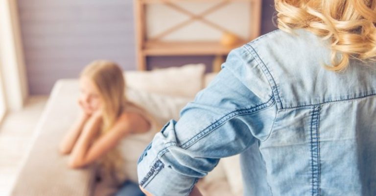 5 Signs Your Relationship With Your Parents Needs Healing - Featured image