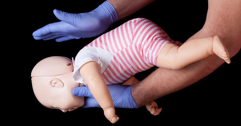 Hospital Demonstrates How to Save a Choking Baby in Just Seconds