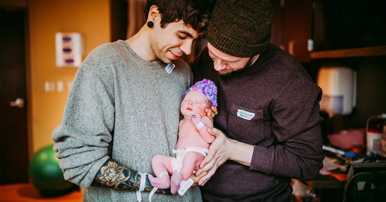 61-year-old Grandmother Gave Birth to Her Own Grandchild so Her Son and His Husband Could be Dads - Featured image