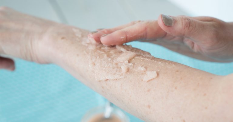 salt body scrub, sugar body scrub, natural beauty hacks, diy beauty