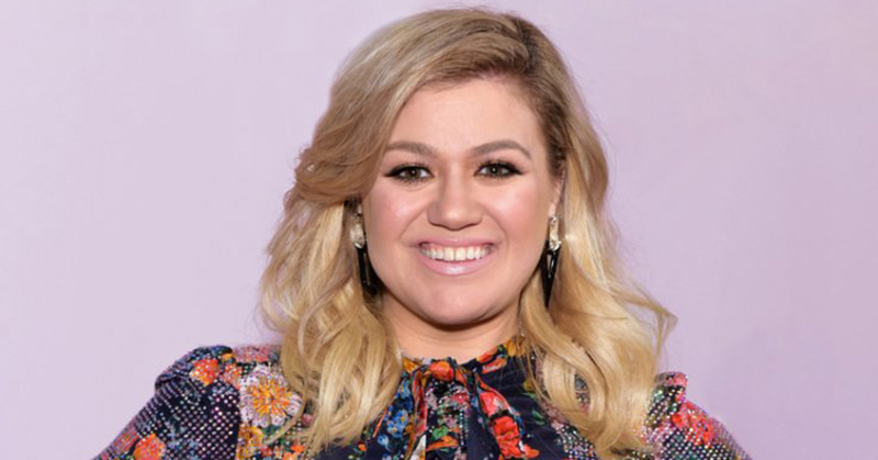 How Kelly Clarkson Lost 37 Pounds By Managing Her Thyroid Problem