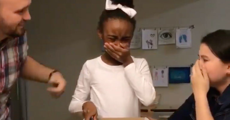 Beautiful: Girl Reacts to Finding Out She’s Finally Going to Be Adopted - Featured image
