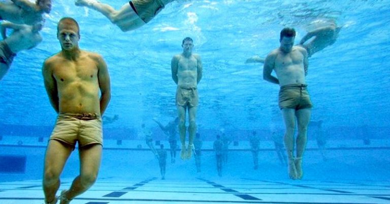 Navy Seal Explains How to Survive If You Are Being Drowned - Featured image