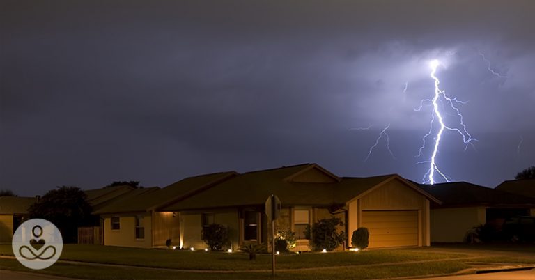 Why Washing Dishes or Showering During a Thunderstorm Can Be Extremely Dangerous - Featured image