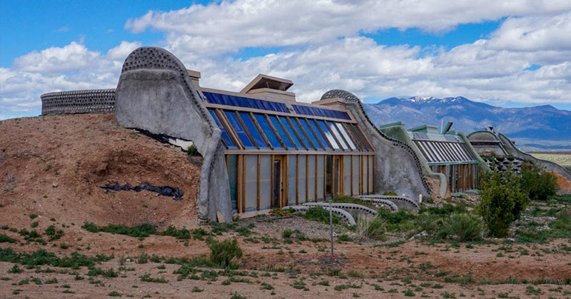 A community of ‘voluntary anarchists’ is taking off-the-grid living to the next level