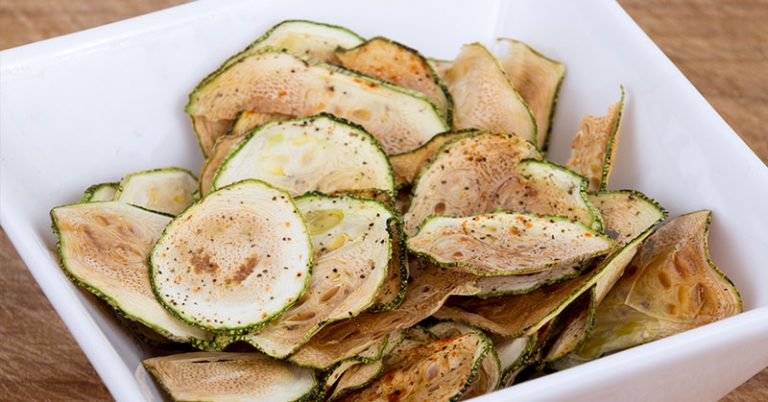 These Cool Ranch Zucchini Chips Are Like Low-Carb Doritos - Featured image