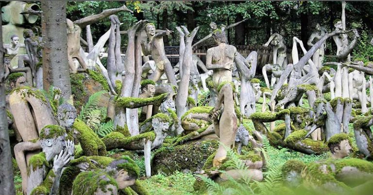 Recluse Dies, Leaves Behind Hundreds of Secret Sculptures - Featured image