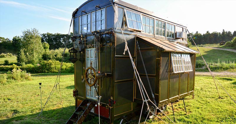 How one couple built a 300-square-foot expandable tiny house on just $25,000 using scraps from a film set and the town dump - Featured image