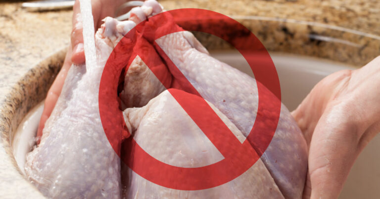You Should Never Rinse Your Turkey Before You Roast It - Featured image