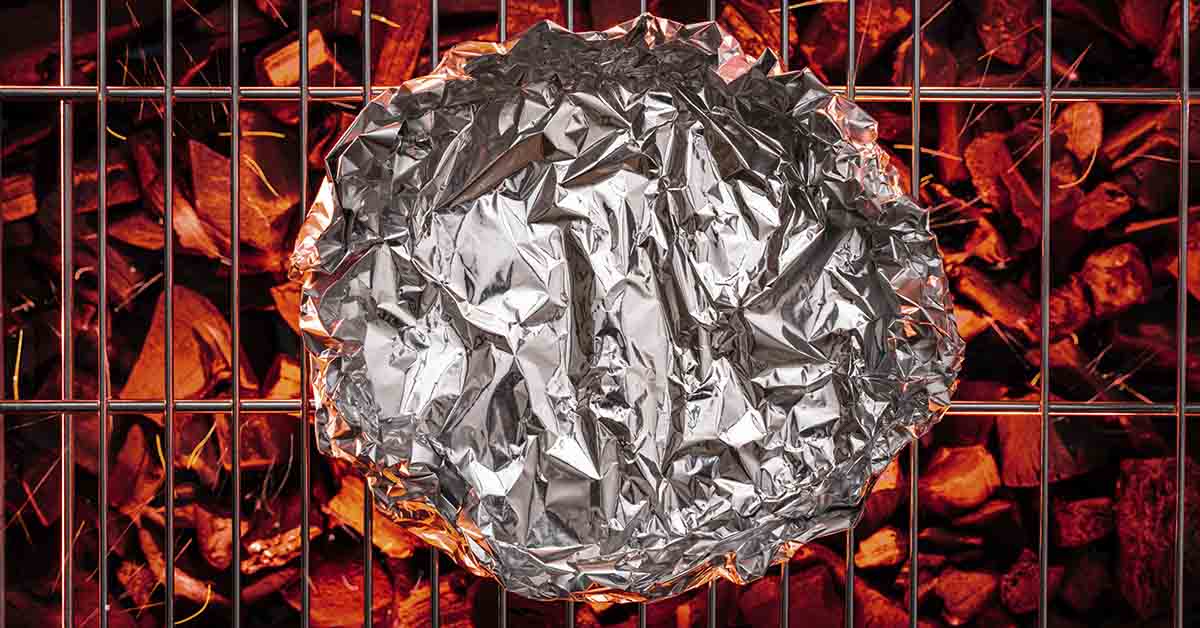 Is it safe to cook with aluminum foil? Potential dangers and alternatives