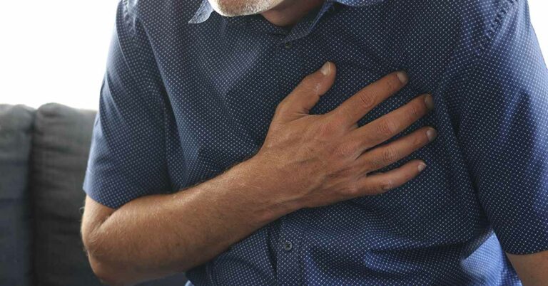Heart Attacks Are Most Common On This Day Of The Week, Study Finds - Featured image