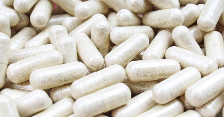 13 Medication and Supplement Combinations That Should Avoided - Featured image