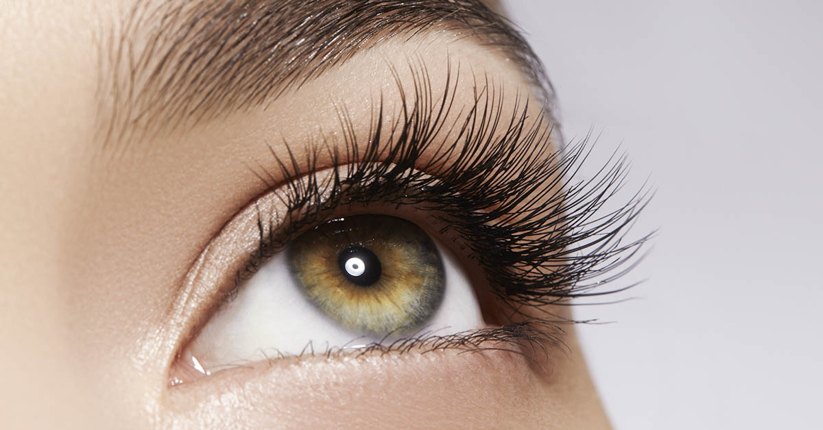 Rub This Common, Yet Underrated Oil On Eyelashes And Eyebrows To Help Them Thicken and Grow