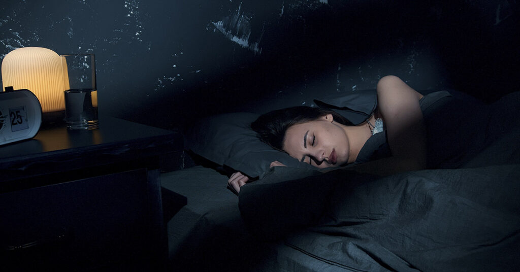 Doctor Explains Why 4-7-8 Method is Best Way to Get Back to Sleep in Middle of the Night - Featured image