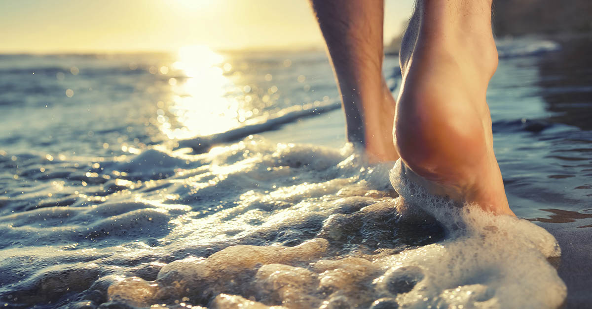 Father Dies Suddenly While Walking on Beach with Young Daughter