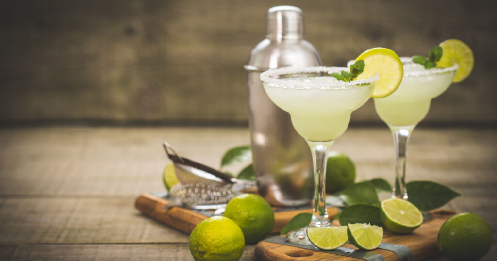 Margarita cocktail with lime and mint