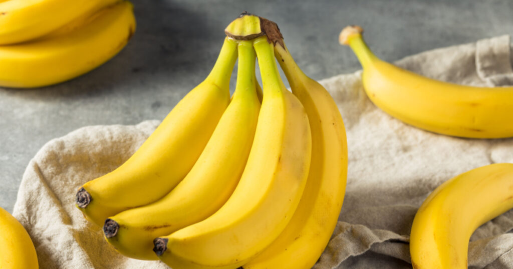 Organic Raw Yellow Banana Bunch Ready to Eat