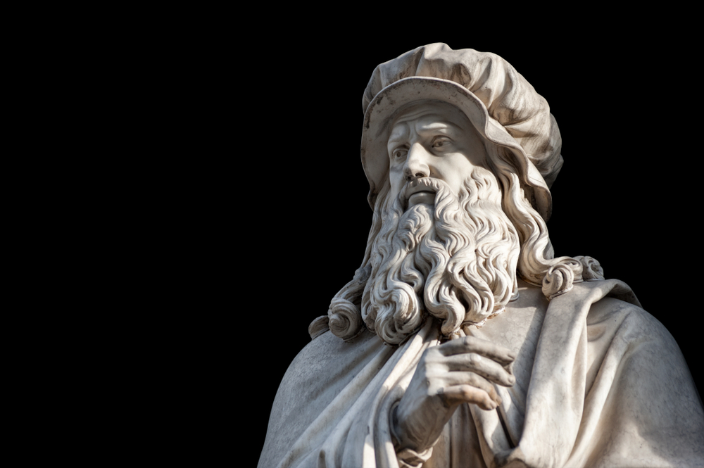 Leonardo Da Vinci statue, by Luigi Pampaloni, 1839. It is located in the Uffizi courtyard, in Florence.