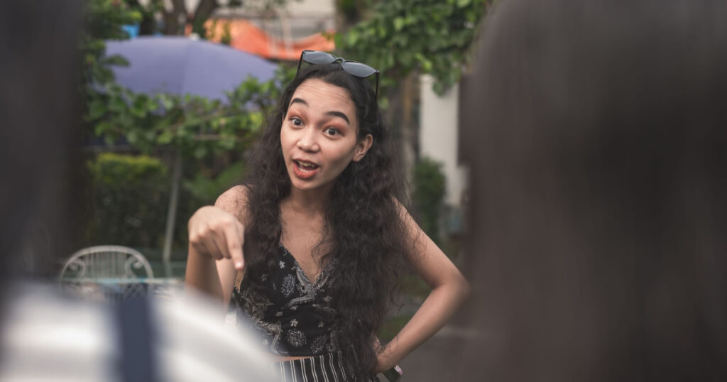 An self-entitled and mean young woman lectures and berates two poor women about their looks and social status.