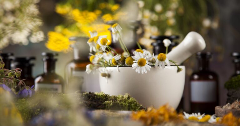 10 Bizarre Home Remedies Our Grandparents Used That Actually Work! - Featured image