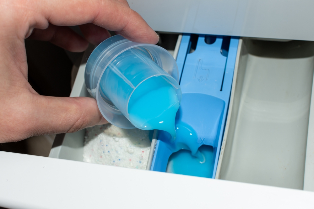 Adding fabric softener to the washing machine
