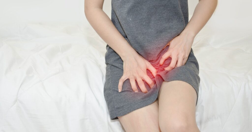 Asian women With itching female genitalia Sexually transmitted diseases,Stinky from underwear is not dry. And discomfort Sexually transmitted diseases,Acute Bacterial Cystitis,Bladder pain