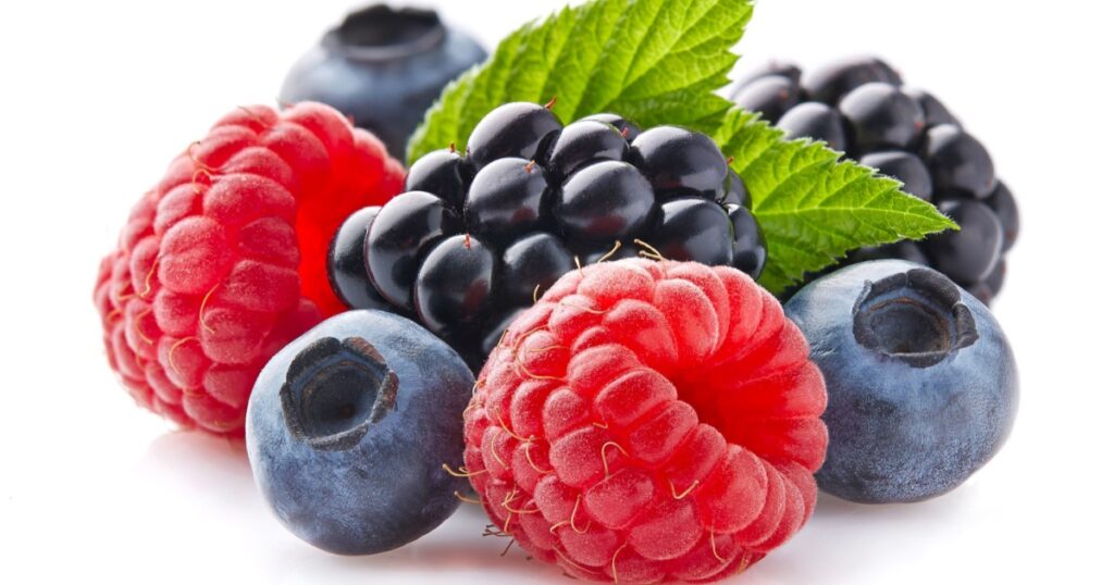 Mix berries with leaf