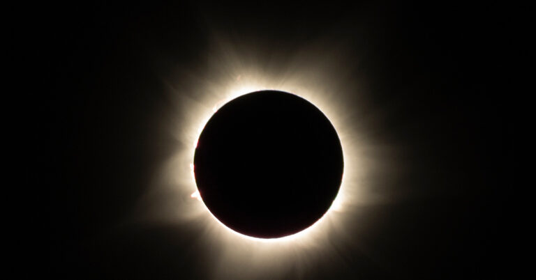 Upcoming Solar Eclipse Could Lead to Over 1,000 Car Crash Deaths, Study Warns - Featured image