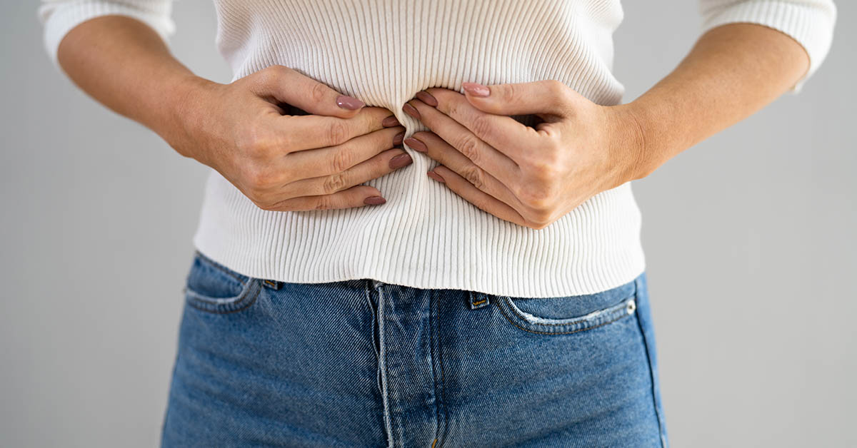 7 Symptoms of Diverticulitis (Causes, Treatment, and Remedies)