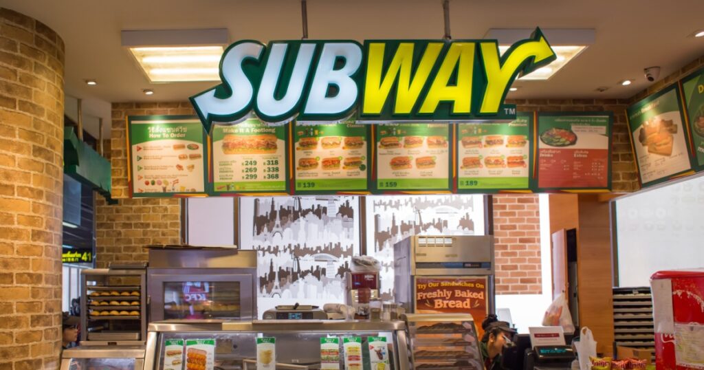 BANGKOK, THAILAND - MARCH 17 : Exterior view of Subway Restaurant on March 17, 2015 in Bangkok, Thailand. It is one of the fastest growing franchises in the world, with 43,035 restaurants.