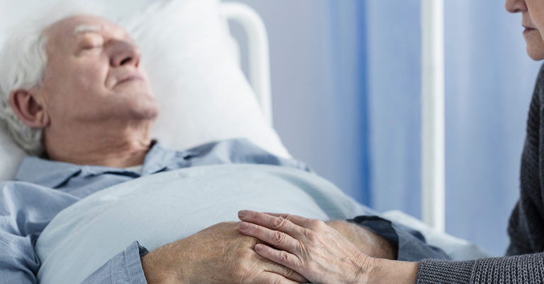 12 Heartbreaking Things One Learns When Caring For Elderly Parents in Their Last Days