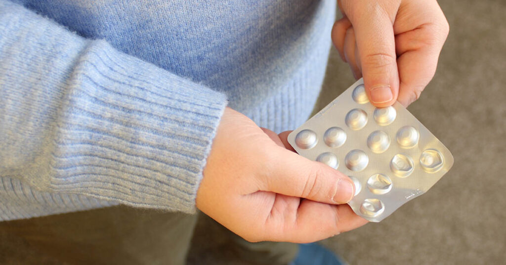 What To Consider Before Using Antipsychotic Drugs for Dementia Symptoms - Featured image