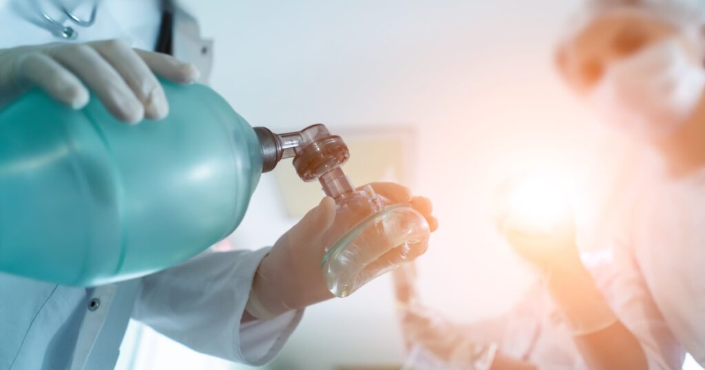 the doctor resuscitates the patient, the angle of the patient's eyes.