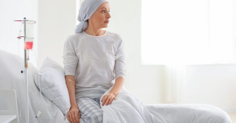 ‘I found a lump in my breast – doctors gave me two weeks to live’ Dying Mother Left in Agony In Final Days After Cancer Diagnosis - Featured image