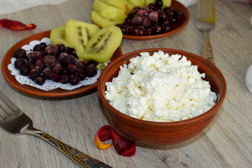 cottage cheese and fruit