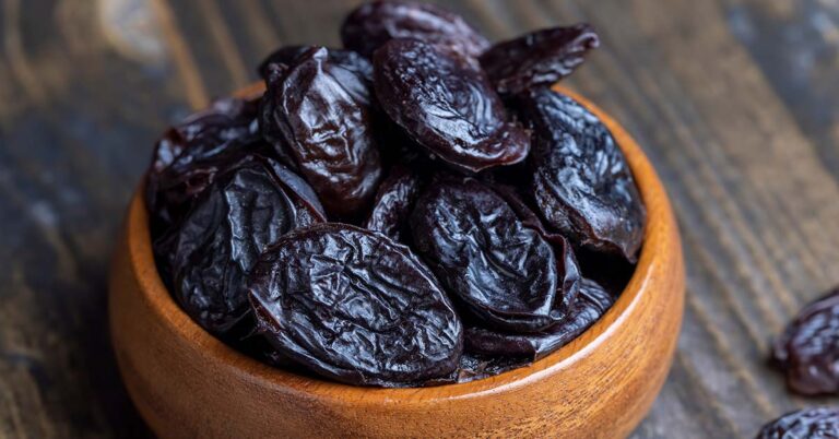 Eat This Fruit Daily To Help Preserve Your Bone Health for Years to Come - Featured image