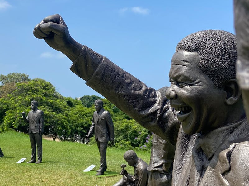 statue of Mandela