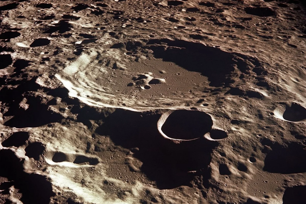 The Moon's Daedalus crater