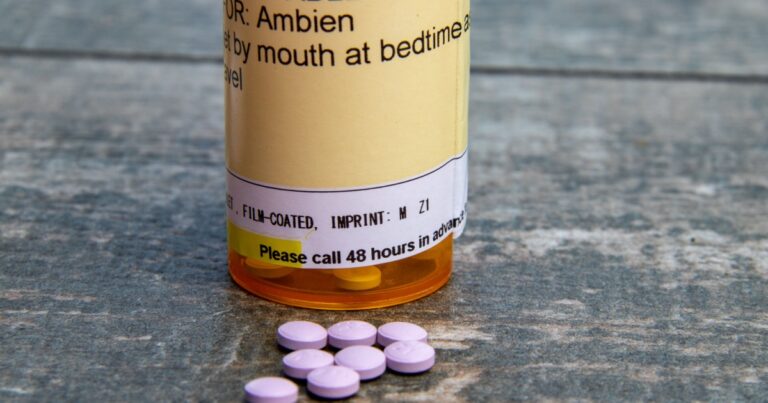 11 Of The Weirdest Things That Happened to People Taking Ambien - Featured image
