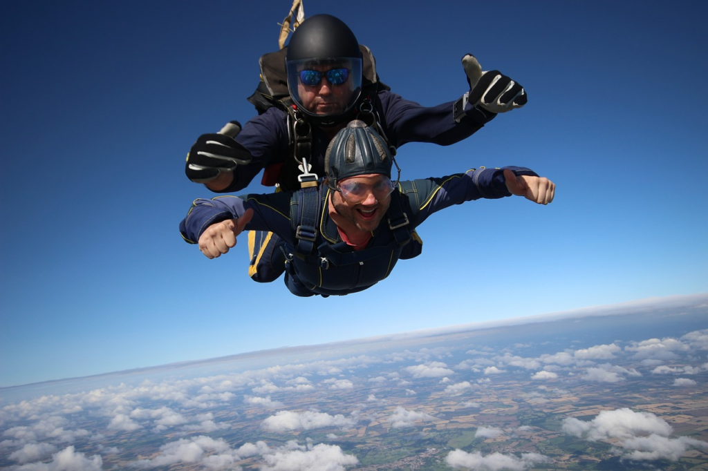 people skydiving