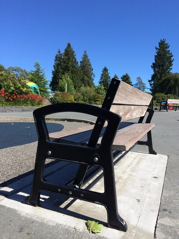 Reversible bench