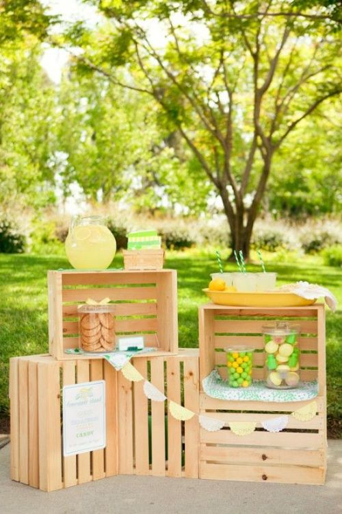 Upcycled Lemonade Stand