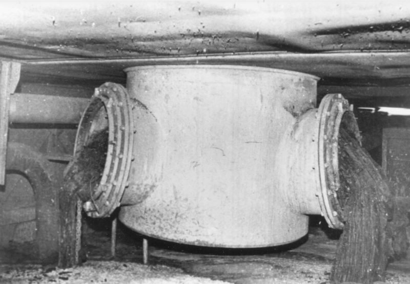 Corium flowing like lava through the reactor. The valve was made for steam to move through 
