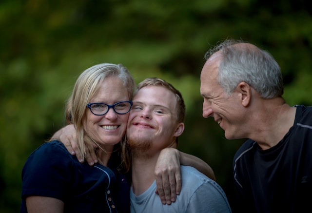 parents with child 