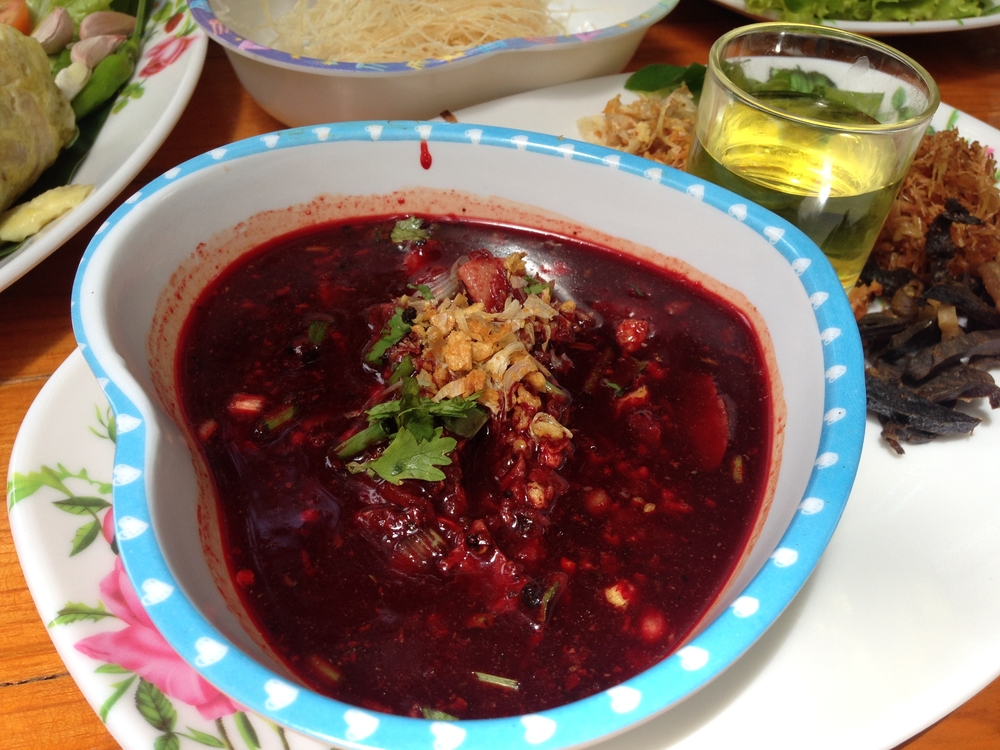 Spicy raw blood soup