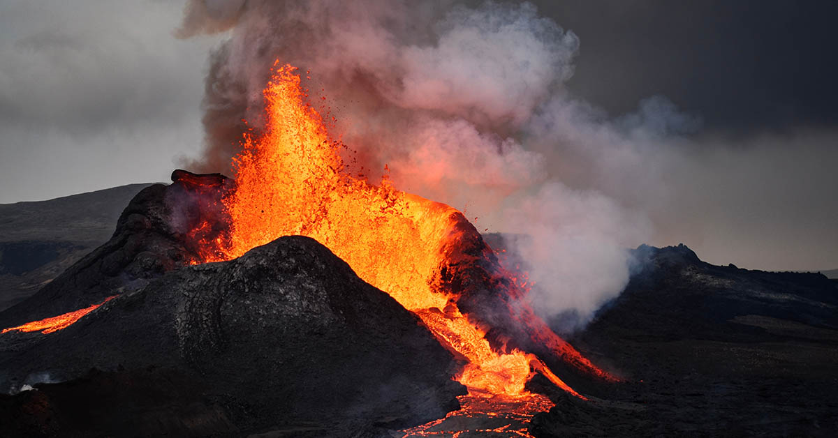 Major U.S. City Could Be Struck by Volcano That is Erupting For the First Time in 800 Years