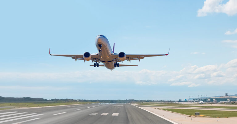 This is Why Two People Are Buried in Graves at The Savannah Airport in The US - Featured image