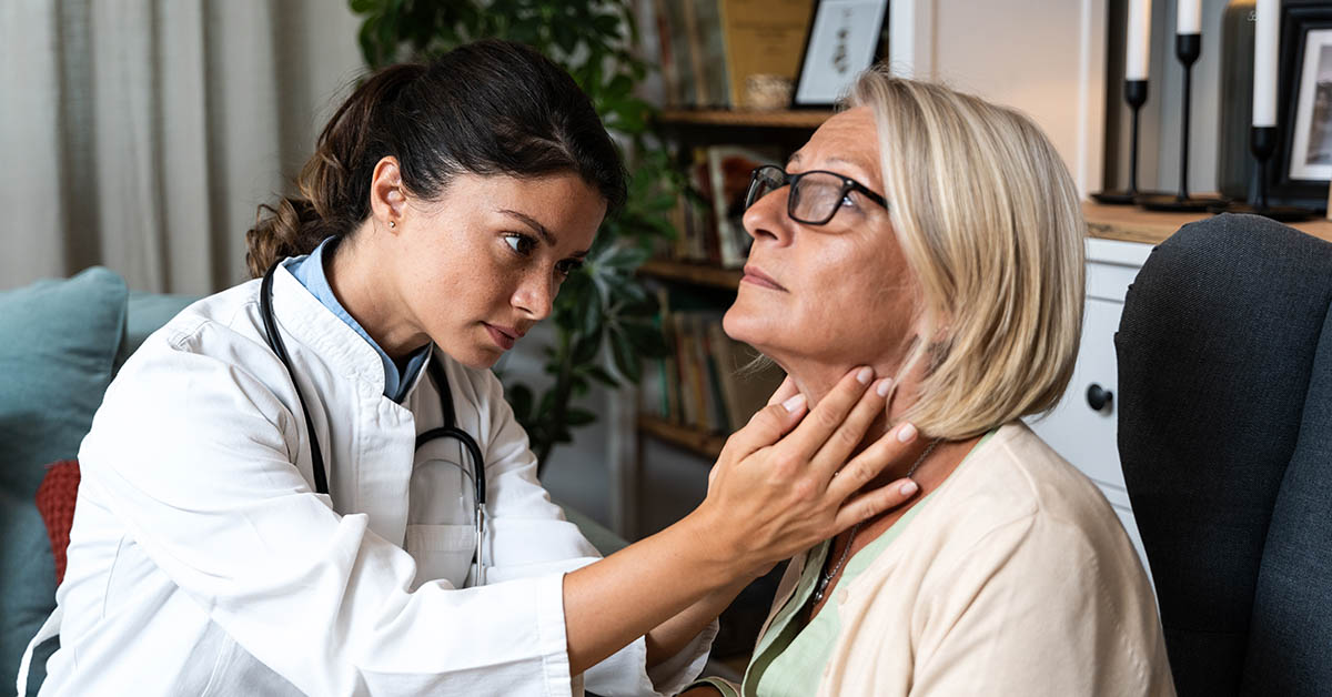 10 Signs of Throat Cancer to Never Ignore