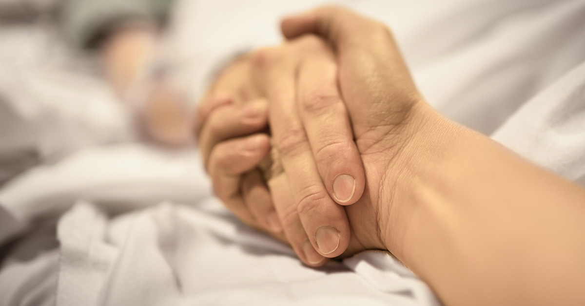 End-of-life Nurse Says There is ‘One Sign’ People Display When Close to Death The Most People Don’t Believe