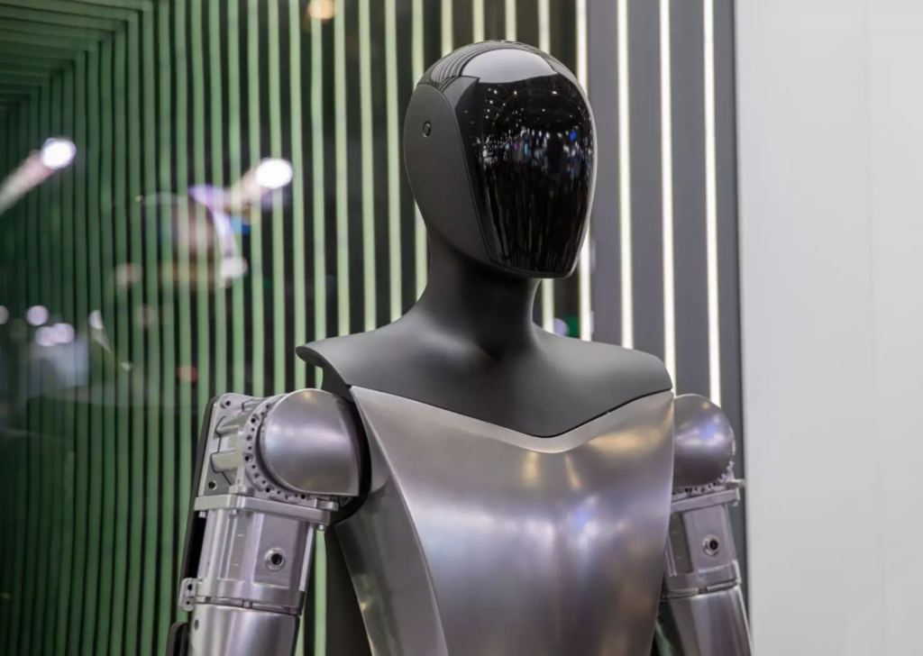 Elon Musk sees the Tesla Bot as a useful companion for everyday owners